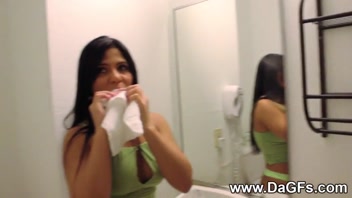 Curvy Latina's Mind-Blowing Oral Skills